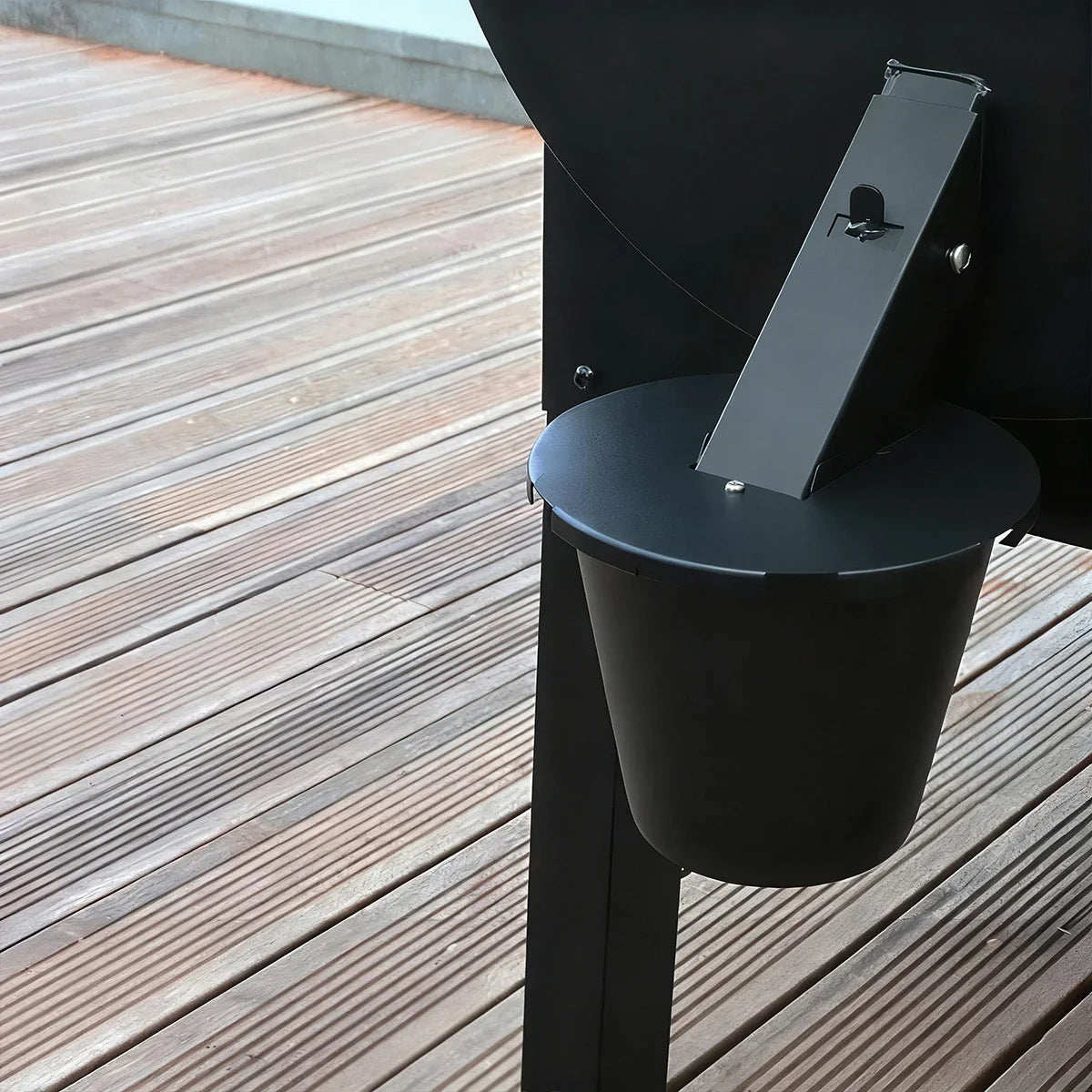 Upgraded Enclosed Grease Bucket with Lid and Reusable Silicone Liner for Pellet Grills